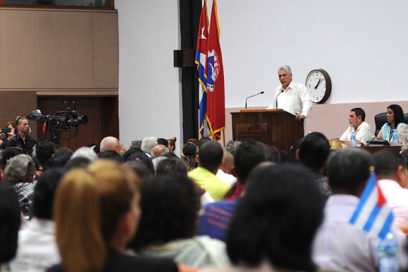 Presidente cubano llama a defender el desarrollo cultural auténtico (+ Fotos)