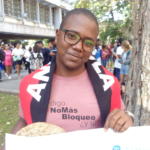 Avispero contra el Bloqueo