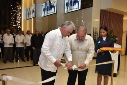 Presidente cubano inaugura Hotel Iberostar Grand Packard en el Paseo del Prado (+ Fotos)