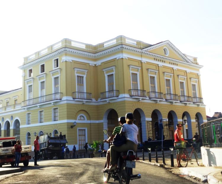 El 325 le devolvió al Teatro Sauto su viejo esplendor. Foto: Noryis