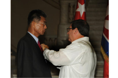 Otorga Cuba Medalla de la Amistad a embajador de RPDC (+ Fotos y video)