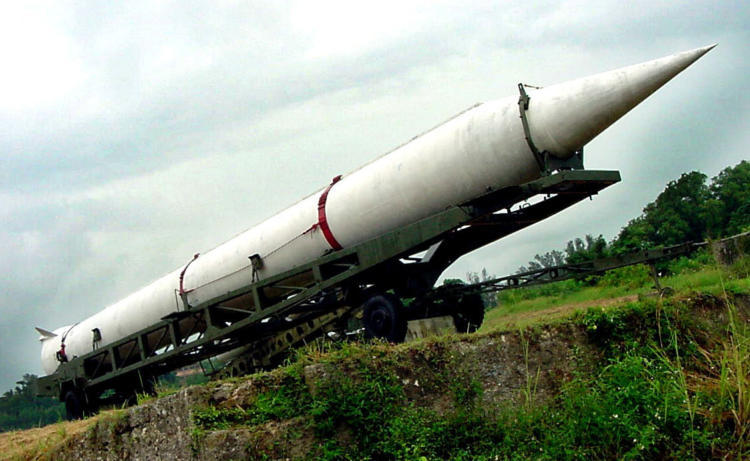 Cohete de la época de la Crisis de Octubre, que fue expuesto en el año 2002, en el Parque Histórico Militar Morro- Cabaña. Foto: Eddy Martin