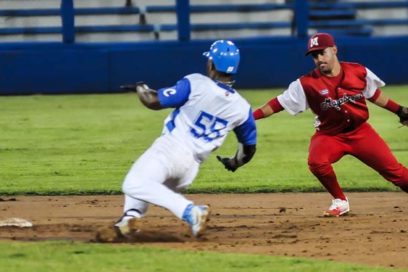 Out 27: El acomodo de azules y espirituanos