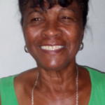 Lilia Tejeda (a la izquierda) y Georgina Allen, asiduas visitantes a este centro afirman que “debiera mantenerse como ejemplo del comercio de alimentos en la capital”. Foto: del autor