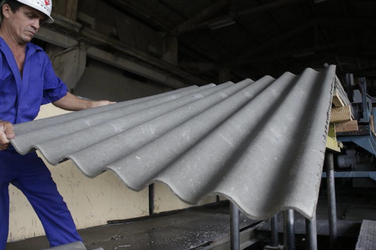 En la fábrica de Camagüey aumentó la producción de tejas y la calidad gracias a las innovaciones de sus 36 asociados. Foto: Cortesía de los entrevistados