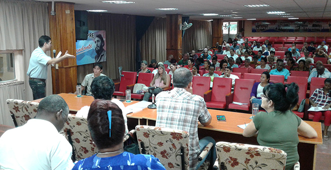 CUBA-ARTEMISA-SINDICALISTAS ARTEMISEÑOS DEBATEN SOBRE ECONOMÍA