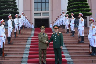 Recibe presidente de Vietnam a ministro de las Fuerzas Armadas de Cuba