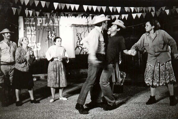 Grupo de Teatro Escambray. Obra La Vitrina. Foto: Jorge Valiente (10/12/1978)