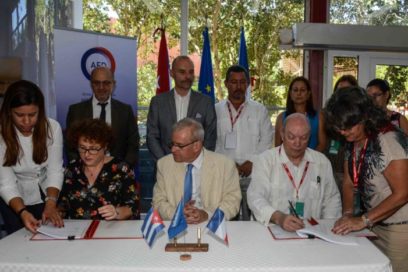 Firman Cuba y Francia un convenio para mejorar la sanidad en la Isla (+ Fotos)