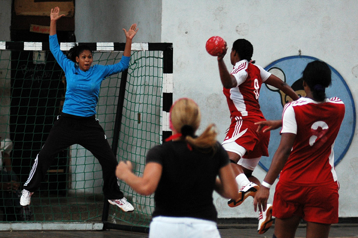 Liga Nacional de Balonmano. Fotos: César A. Rodriguez.
