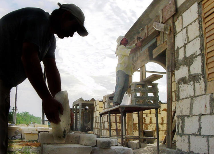 Resulta imprescindible aumentar el ritmo de construcción de viviendas en todas las provincias del país. / Foto: Joaquín Hernández Mena