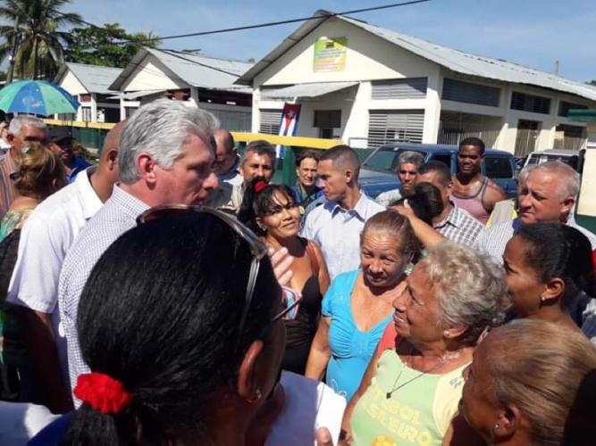 Díaz-Canel dialoga con guantanameros