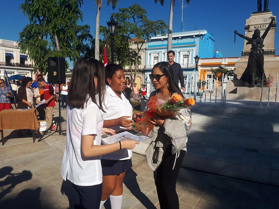 Flores y reconocimientos merecidos. Foto: Pedro Rizo Martínez