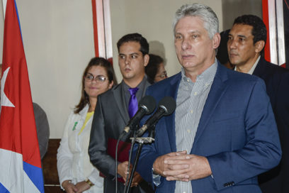 Ustedes son más que médicos (+ fotos y video)