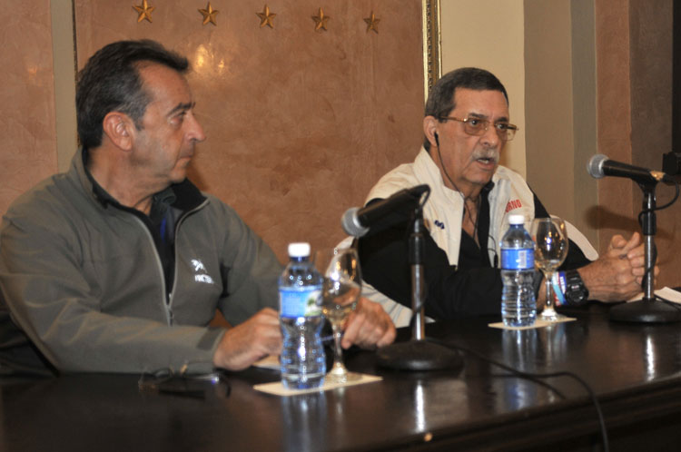Jesús García y Carlos Gatorno, durante la conferencia de prensa en el Hotel Nacional de Cuba. Foto: José Raúl Rodríguez Robleda