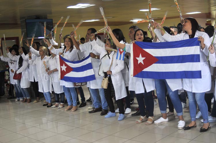 Noveno recibimiento a los médicos cubanos de misión en Brasil. Foto: José Raúl Rodríguez Robleda