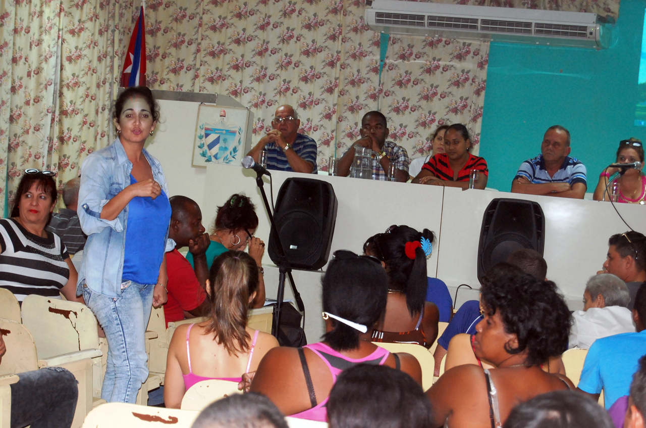 Los jóvenes constructores de la Ecoa no. 37, de Cienfuegos, expresaron libremente sus opiniones. Foto: Barreras Ferrán