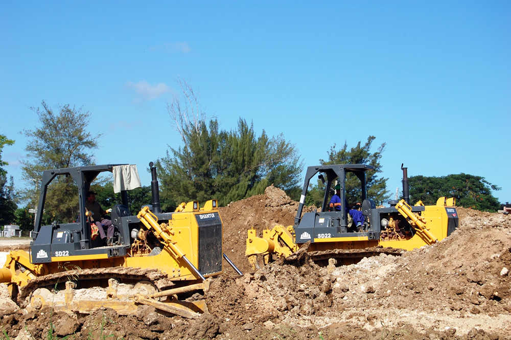 Notable ha sido en lo que va de año el esfuerzo de los trabajadores vinculados directamente a las obras en ejecución. Foto: Barreras Ferrán
