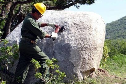 El holguinero que esculpió la piedra de Fidel