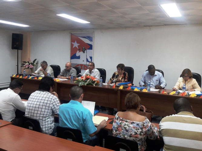En el pleno analizaron los problemas principales existentes en el sector de la Construcción y el papel que le corresponde desempeñar a los trabajadores. Foto: Barreras Ferrán