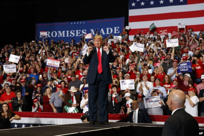 Trump llega acto de campaña en Missouri, 5 de noviembre de 2018