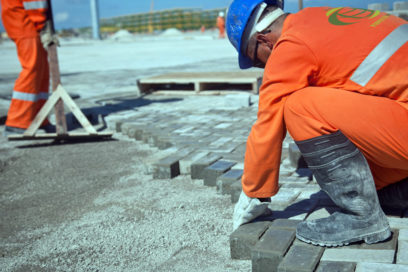 Comprometidos constructores a cumplir el plan y elevar la eficiencia