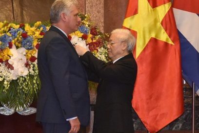Vietnam condecora a Miguel Díaz-Canel con la Orden de Ho Chi Minh (+ Fotos)