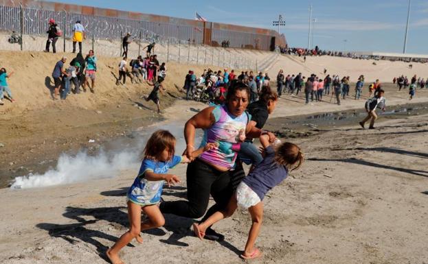 gases-lacrimogenos-frontera EEUU