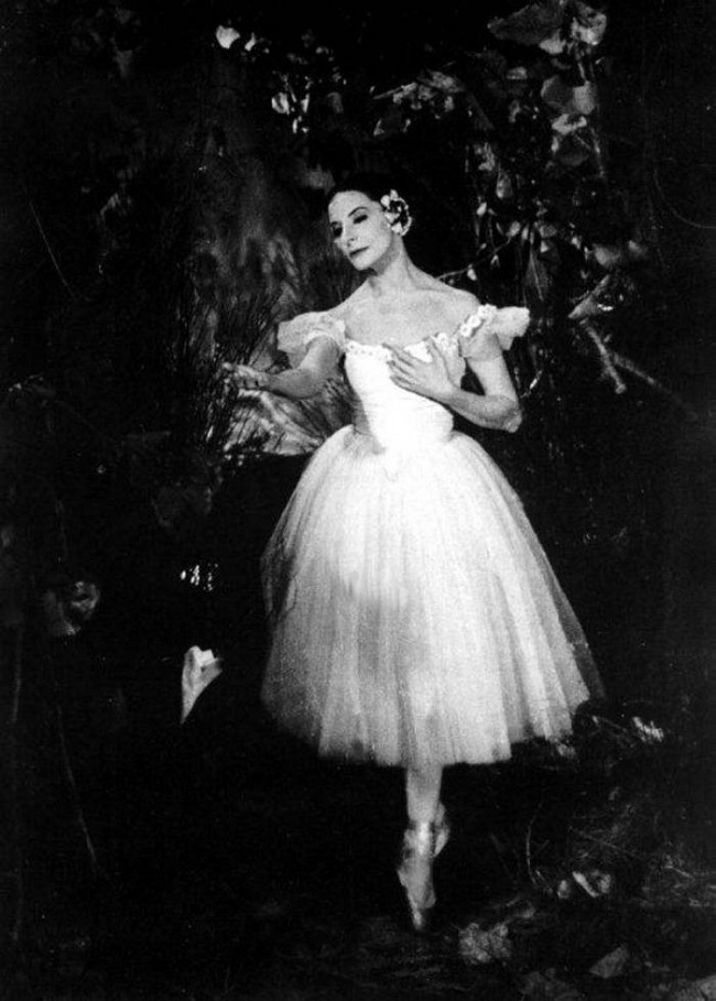 Una de las más célebres fotografías de Alicia en Giselle. | foto: Tito Álvarez