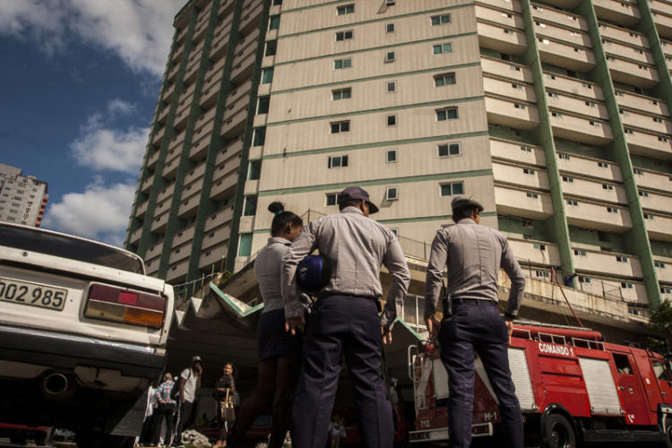 Controlado un incendio d ebajas proporciones fue controlado en el edificio FOCSA, Vedado, 28 de noviembre de 2018 Foto Rene Perez Massola