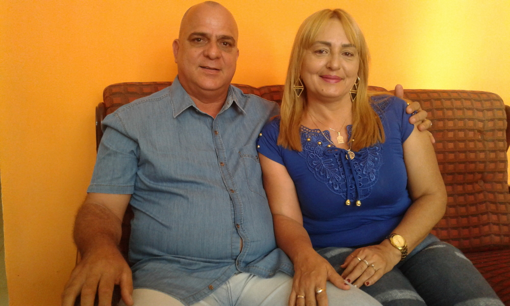 Irene y Rafael, sufrieron mucho decir adiós. Foto: Gretel Díaz Montalvo