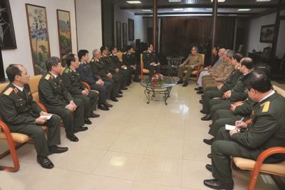 Recibió Raúl al Jefe de la Dirección General de Política del Ejército Popular de Vietnam