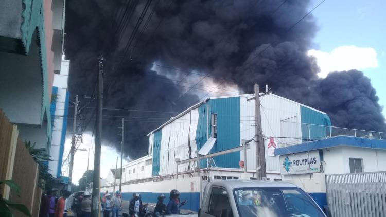 Explosión ocurrida en las instalaciones de la empresa Polyplas de Villas Agrícolas, Santo Domingo.
