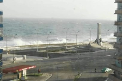 Litoral habanero con penetraciones del mar por baja extra tropical