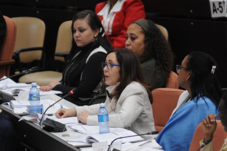 La diputada Mariela Castro Espín, interviene durante el debate y ánalisis del Proyecto de Constitución de la República de Cuba, en el Segundo Periodo Ordinario de Sesiones de la IX Legislatura de la Asamblea Nacional del Poder Popular, en el salón plenario del Palacio de Convenciones de La Habana, el 22 de diciembre de 2018. ACN FOTO/Omara GARCÍA MEDEROS/ogm
