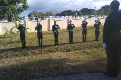 Tributo a los héroes y mártires en Santa Clara