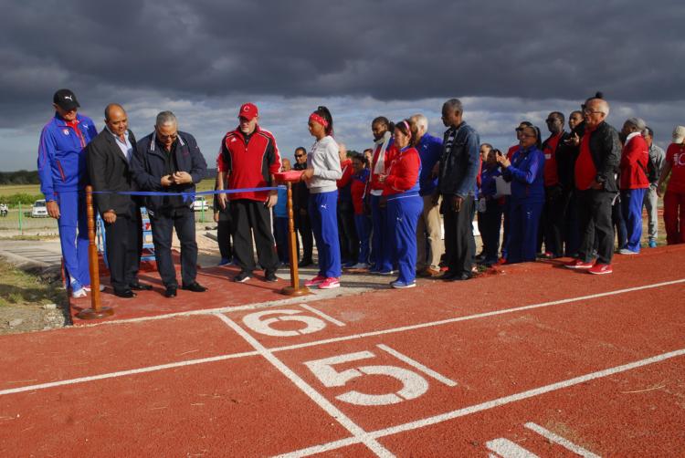 Inauguración de la pista de calentamiento del estadio Panamericano. Foto: Agustín Borrego Torres.