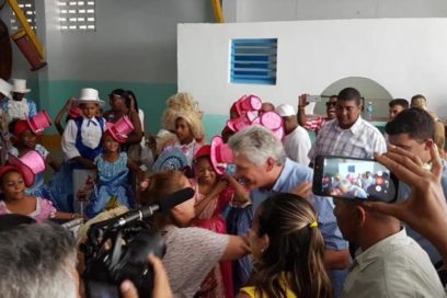 Expresa Díaz-Canel felicitación en contacto directo con el pueblo (+ Fotos)