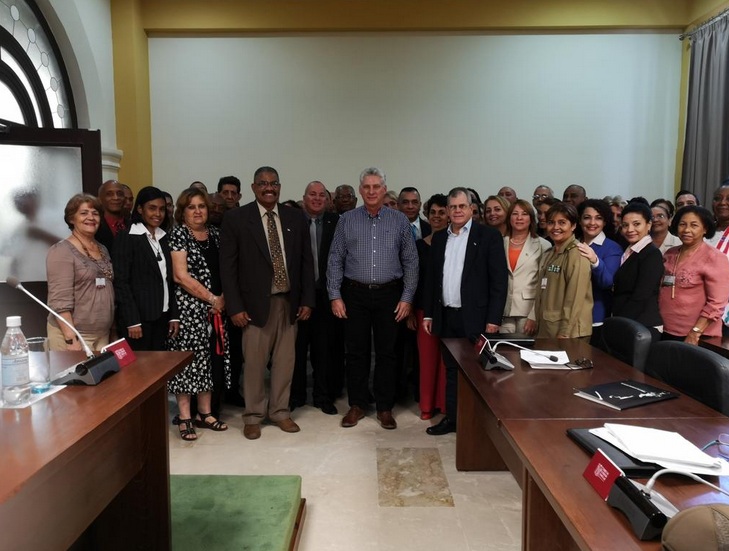 Díaz-Canel visita la fiscalía