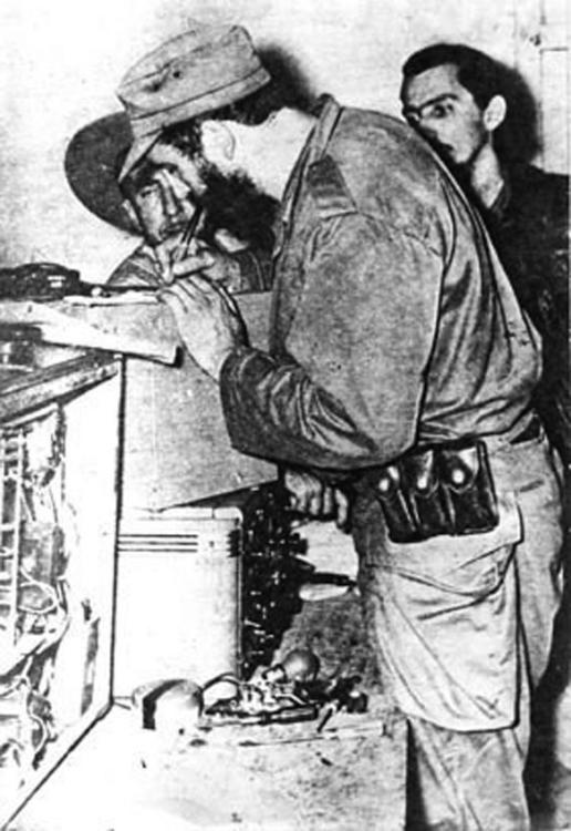El Primero de Enero de 1959, desde Palma Soriano, Fidel dirigió una alocución al pueblo de Cuba, a través de Radio Rebelde. Foto: Archivo de Granma