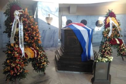 Génesis y continuidad en el aniversario 62 del desembarco del Granma y Día de las FAR (+ Fotos)
