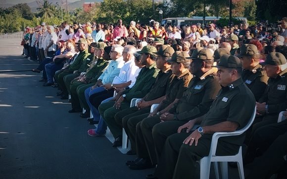 Ceremonia de tributo a los héroes y mártires en Santa Ifigenia. Foto: Thalía Fuentes /Cubadebate