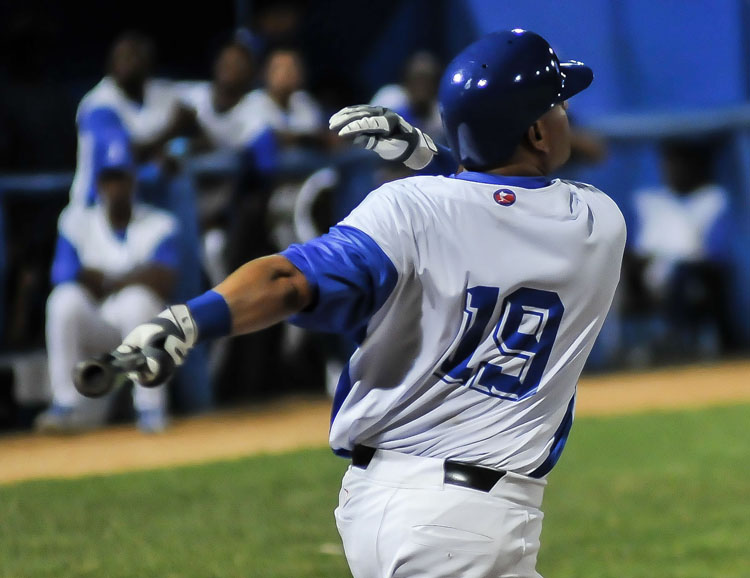 Michael González, uno de los refuerzos más productivos de Industriales. Foto: José Raúl Rodríguez Robleda.