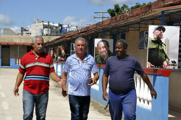 De izquierda a derecha Carlos Carabelo Delgado, Miguel Albán Álvarez y Juan Carlos Vera. Foto: José Raúl Rodríguez Robleda