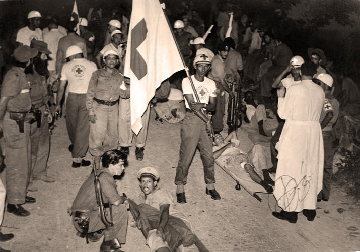 Entrega de prisioneros de La Maya a la Cruz Roja. Foto: Archivo del general de división Antonio E. Lussón Batlle.