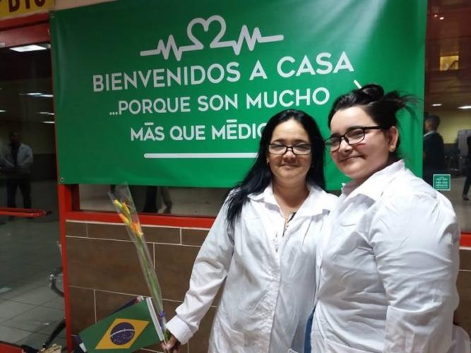 Madre e hija. Amarilys Gómez Espinosa y Darlini Gómez Noda. Foto: Radio Progreso