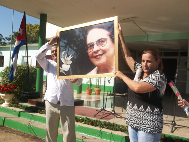 La Federación de Mujeres Cubanas fue uno de los organismos que estimuló a los trabajadores de la salud en su día. Foto: José Luis Martínez Alejo