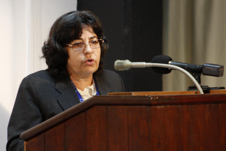 Entre las principales directrices del venidero año sobresalen el incremento y la diversificación de las exportaciones sobre la base del costo-beneficio y que se revierta en el aumento de la fuente de ingresos al país, precisó Mara Ramos Lemus, viceministra de Economía y Planificación. Foto: René Pérez Massola