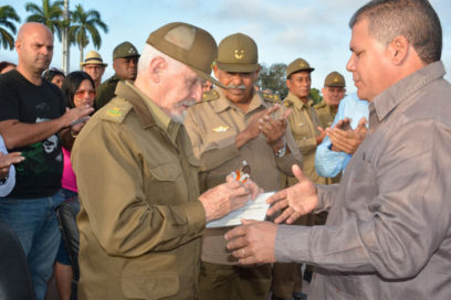 Conmemoran aniversario 60 de la Batalla de Santa Clara