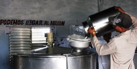 La CCS Bienvenido Pardillo cuenta con centro de acopio de leche con capacidad para cinco mi litros. Foto: Ismael Francisco, Cubadebate